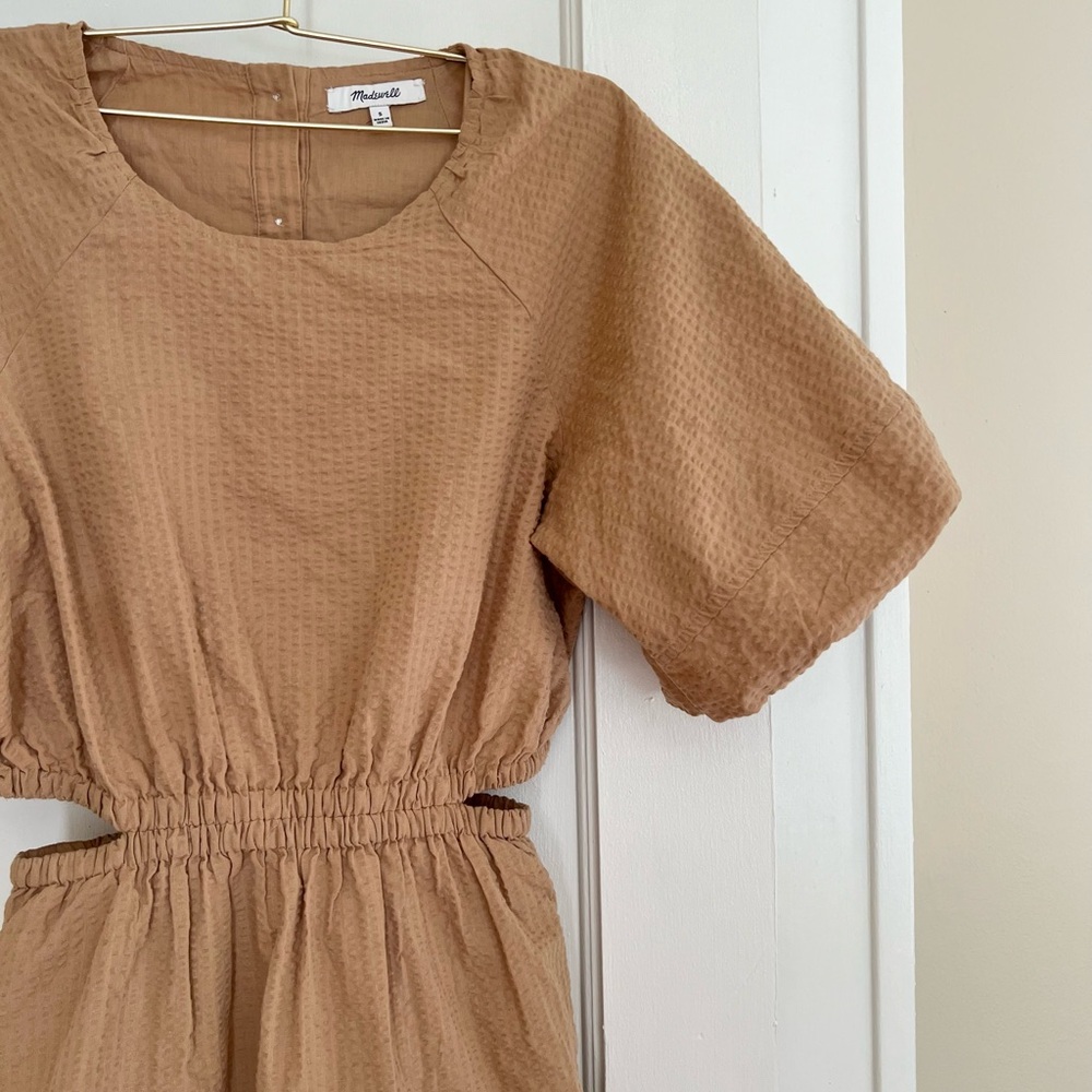 Madewell Seersucker Puff Sleeve Cutout Midi Ruffle Dress Tan